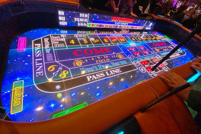 Craps Diamond Pyramid Bumper Rubber Gamble Gaming Dice Green Table Game Casino